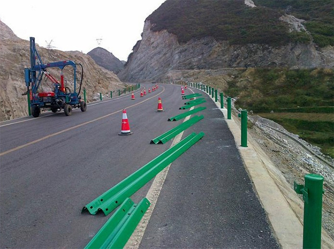双鸭山高速公路护栏的设计要素有哪些？